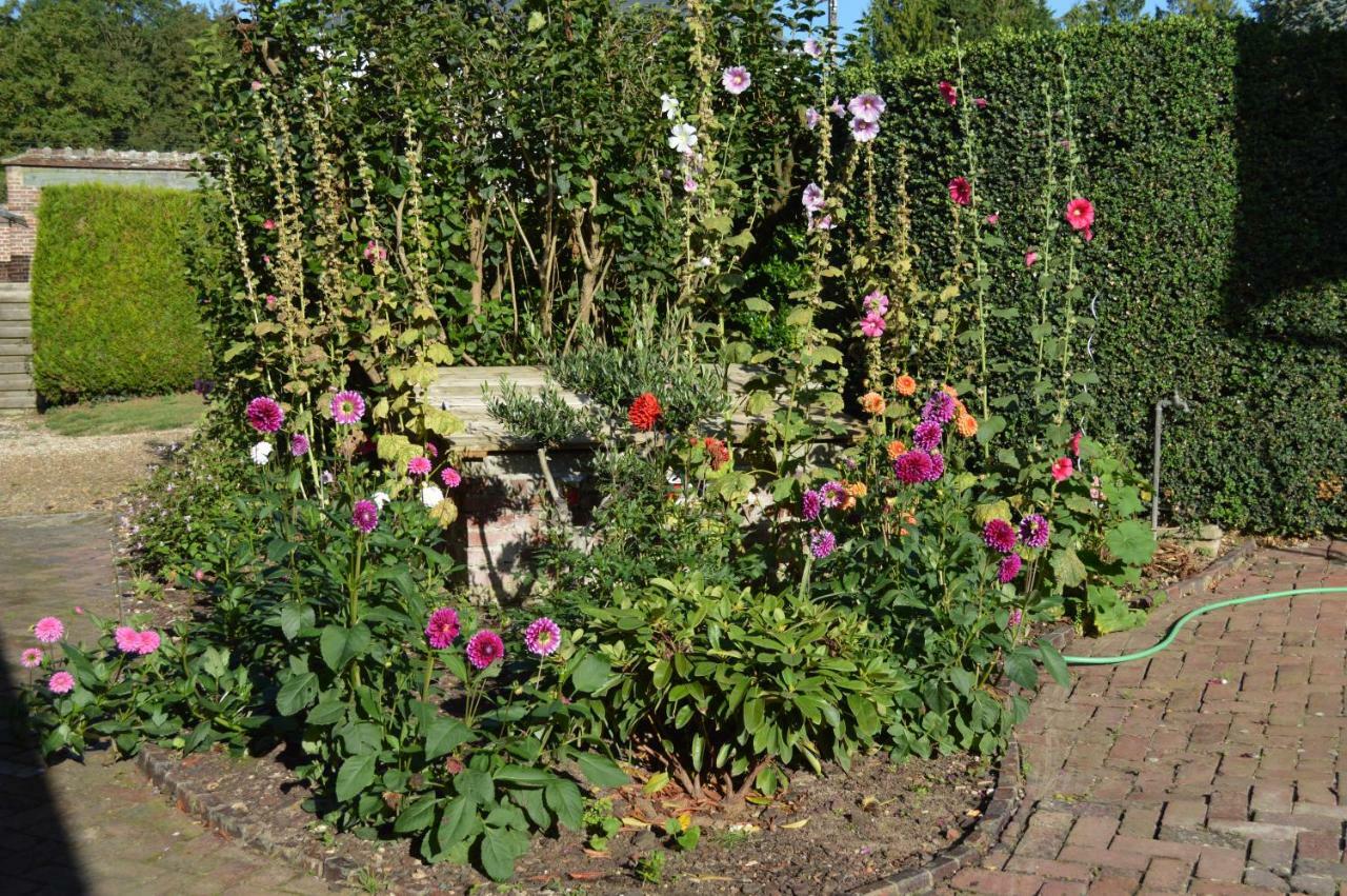 Le Beauvaisis Bed & Breakfast Esches Exterior photo